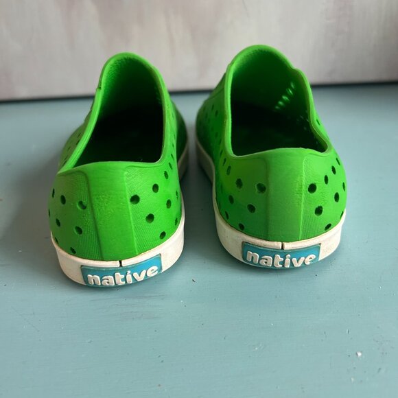 Native The Jefferson Little Boy Grasshopper Green Size 10 Preppy Sandals - Picture 8 of 12